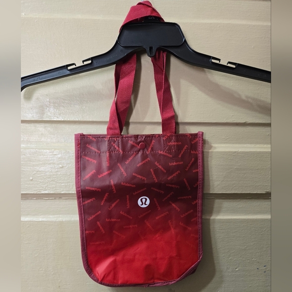 Lululemon Logo Red Gradient Snap Closure Reusable Bag GUC - Picture 1 of 3